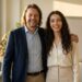 Lia und Maik strahlend Arm in Arm nach erfolgreichem Coaching